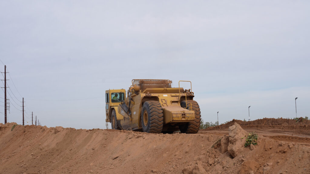 Construction crews work on the Ralston Road improvement project over Vekol Wash in Hidden Valley, which is 55% complete, according to Pinal County Supervisor Rich Vitiello (R-Maricopa). Jan. 21, 2026. [David Iversen]